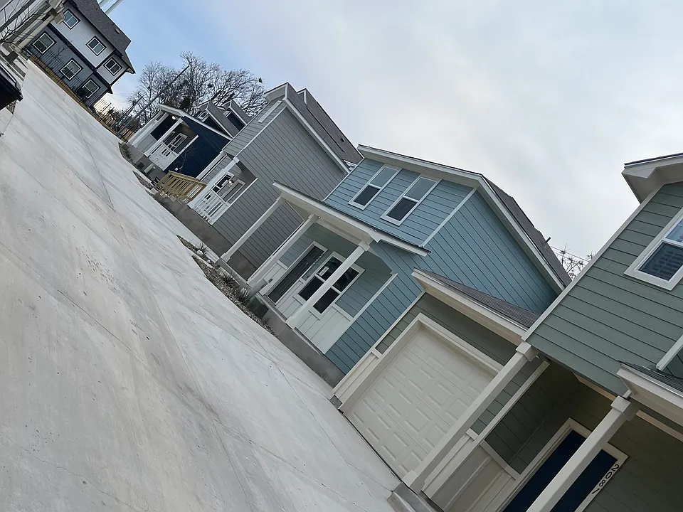 2077 Silver Oaks #1