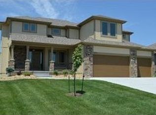 22527 S Lincoln St, Spring Hill, KS 66083