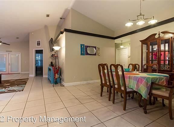 5th image of 1547 Applewood Way
