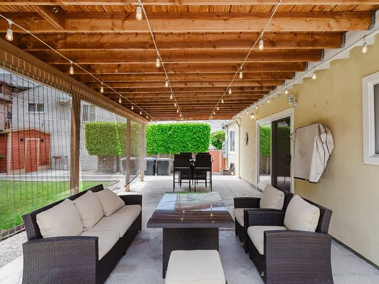 336 W Lexington Dr — Photo 27
