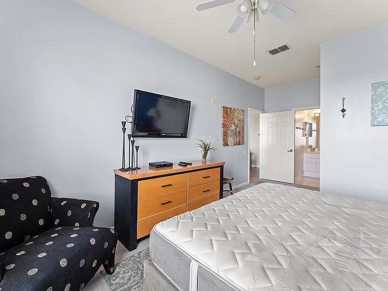 8102 Princess Palm Ln #305 — Photo 22