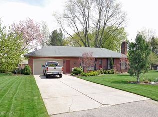 7562 Sandyhill Dr, Jenison, MI 49428