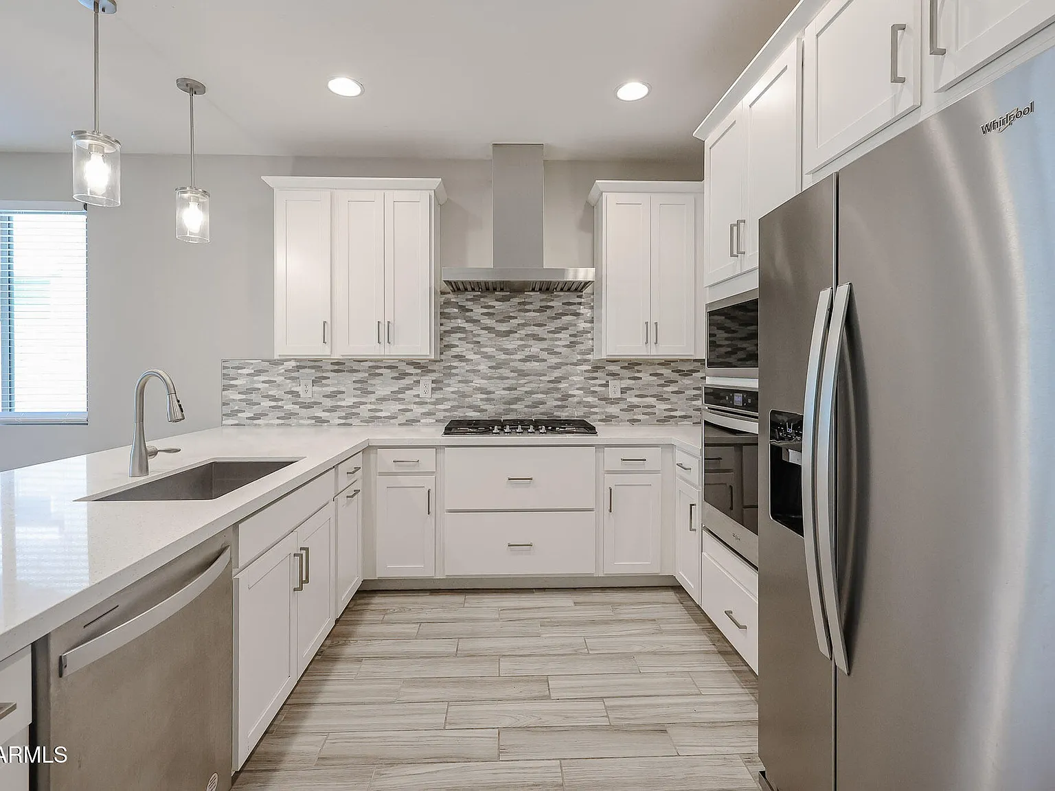 3 bed, 2.0 bath, 1623 sqft, $2,300 — Photo 2