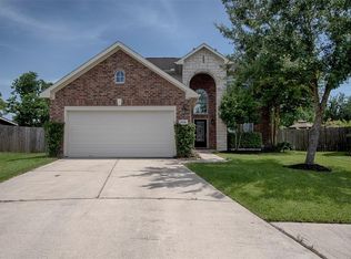 1806 Autumn Pond Cir, Alvin, TX 77511