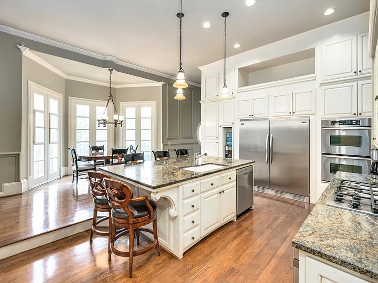 Kitchen Bar dining