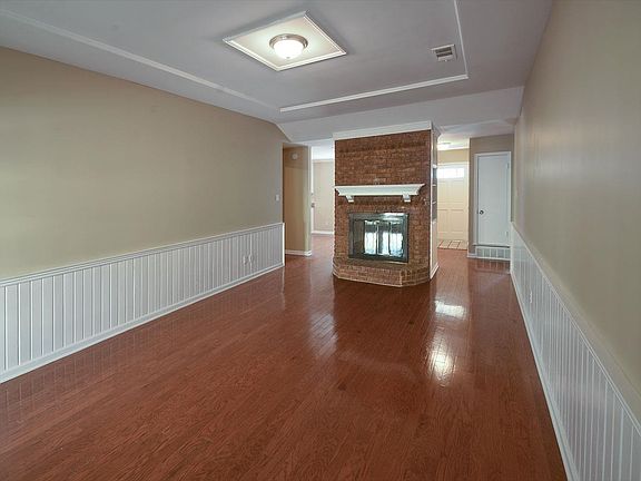 3rd image of 6640 Stockport Dr