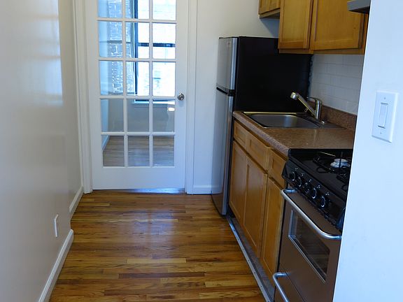 5th image of 232 E 80th St APT 19