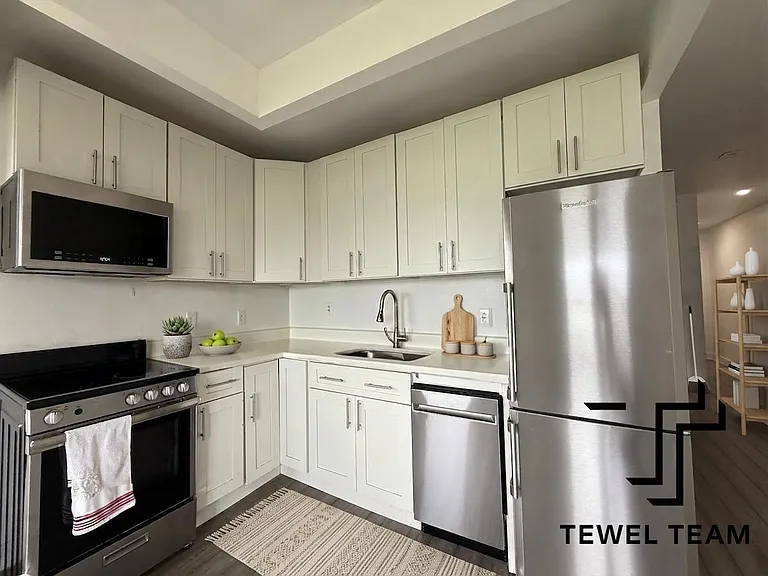 736 Riverside Dr #4BB — Photo 3