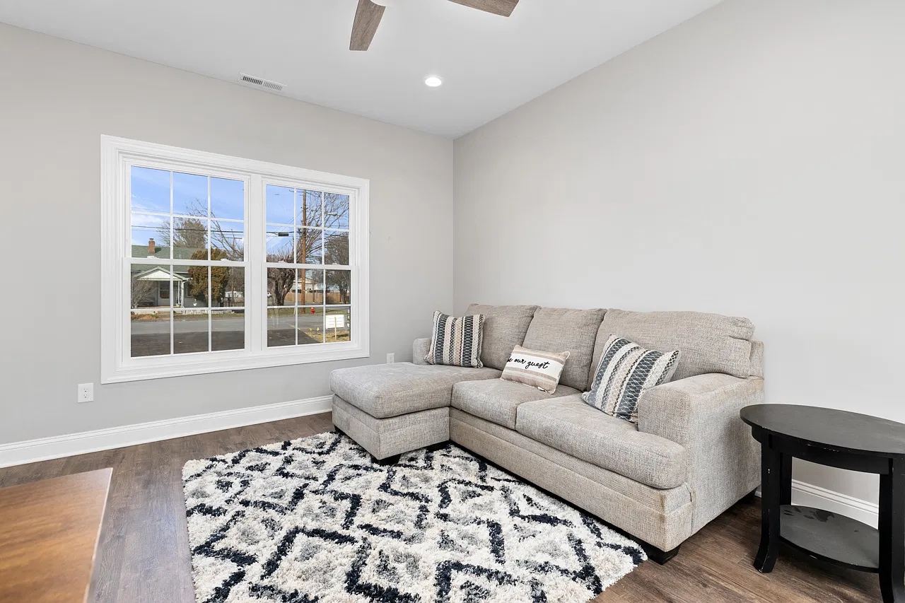 3 bed, 3.5 bath, 1260 sqft, $1,995 — Photo 4