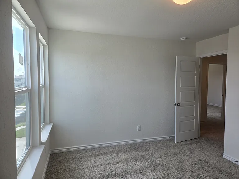 9556 Griffith Run — Photo 16