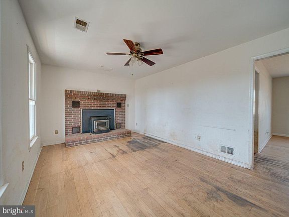 5th image of 7218 Airlie Rd