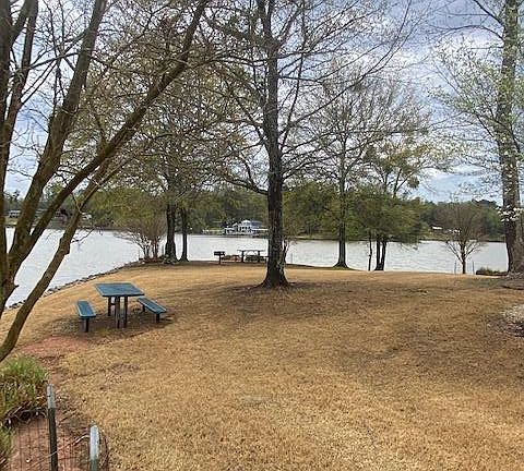 4th image of 875 Eagles Harbor Dr