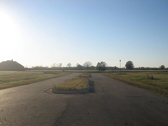 4th image of Deerfield Loop