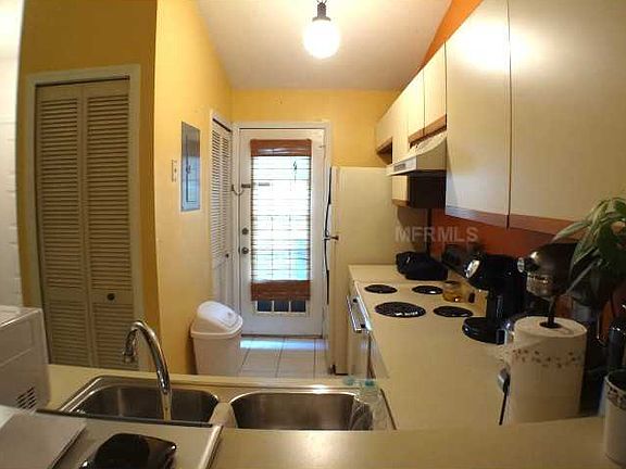 2nd image of 12 Silver Falls Cir