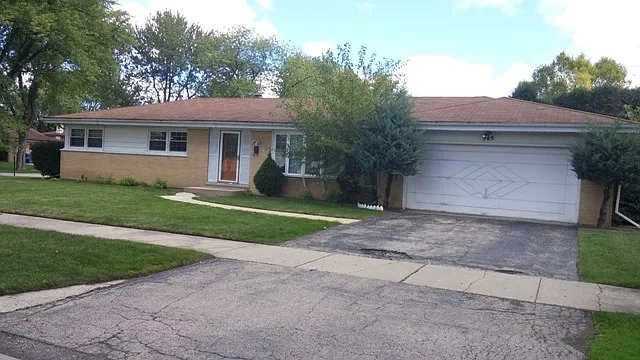 945 Timothy Ln photo 1