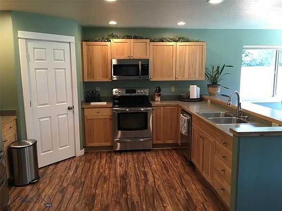 3rd image of 500 Mineral Ave