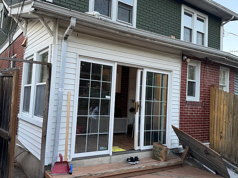 1828 W Washington St — Photo 17