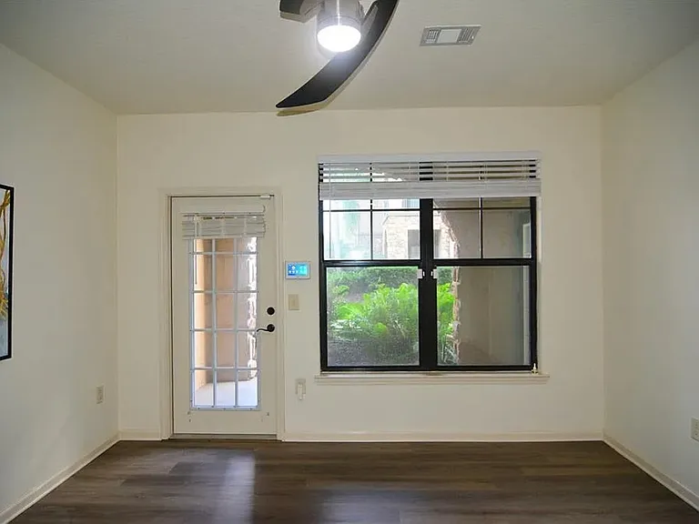 910 Charo Pkwy #312 — Photo 9