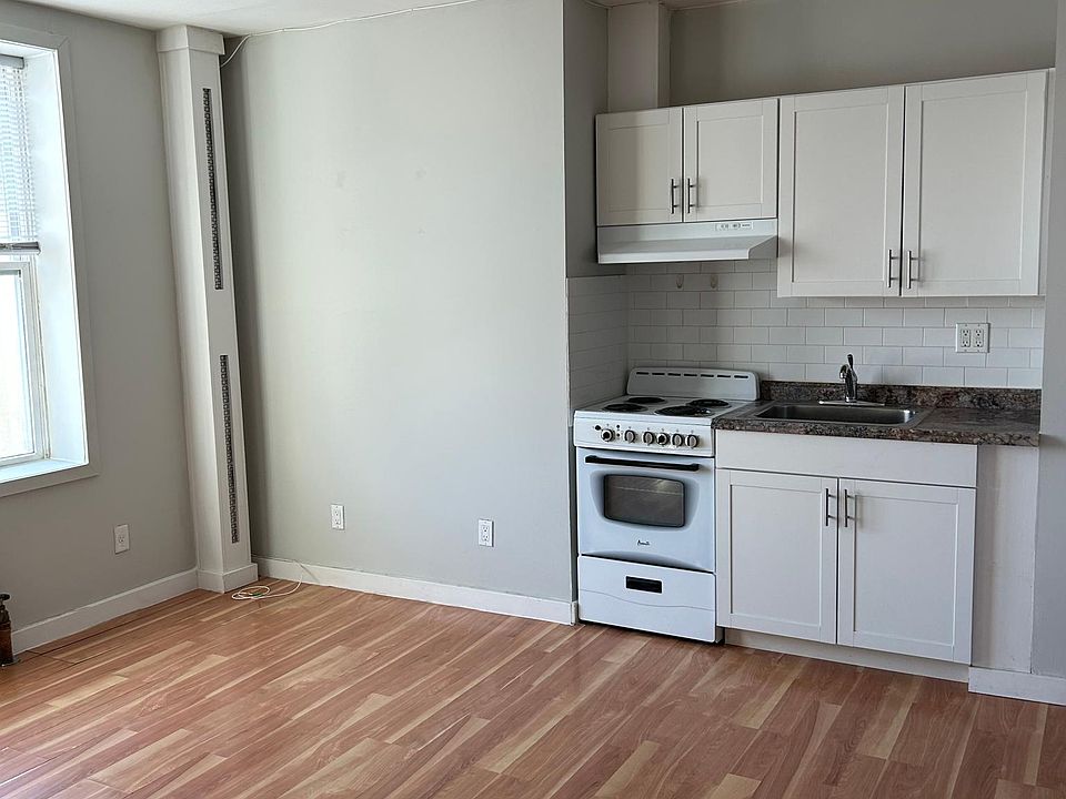 1st image of 215 E Broadway #2