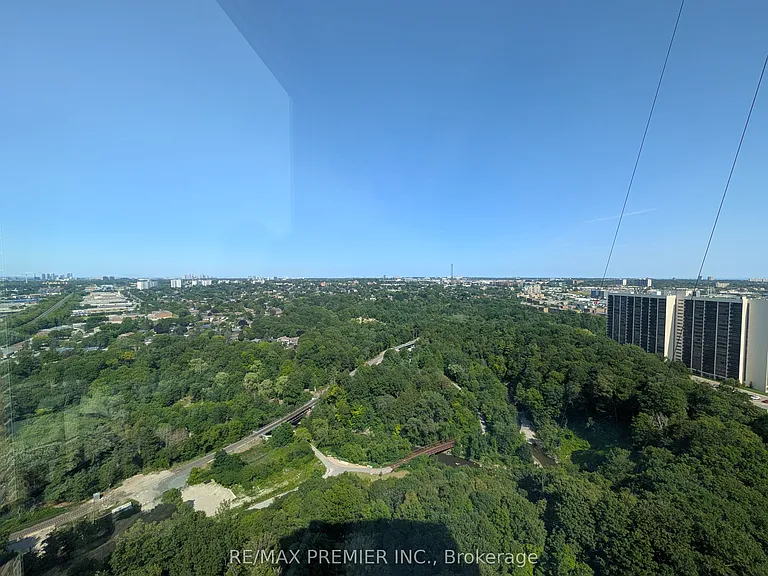 5 Concorde Pl #2809 — Photo 23