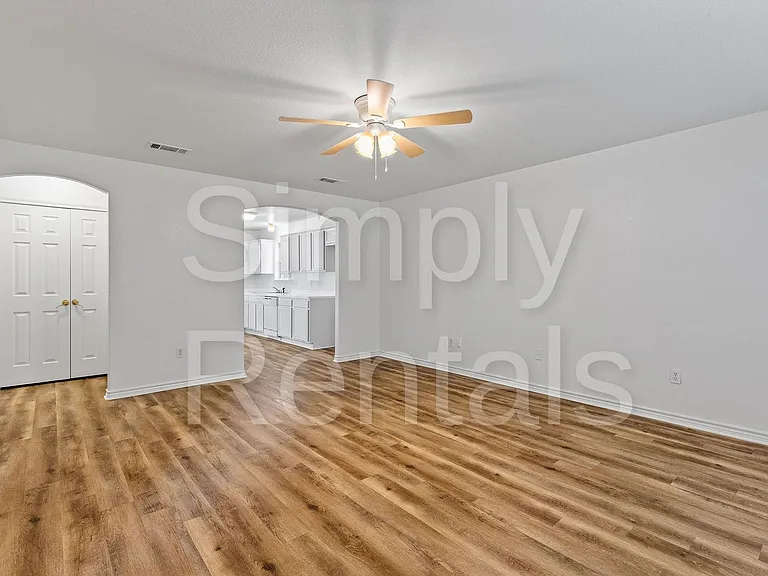 1412 Hemphill St — Photo 13