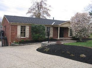 11210 Darlington Pl, Douglass Hills, KY 40243