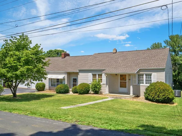 40 Sunset Blvd, Staunton, VA 24401