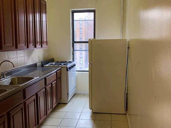2nd image of 437 Kingston Ave APT C4