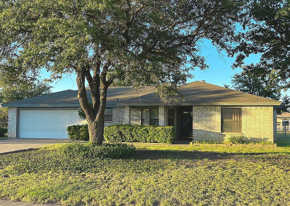 1st image of 1020 Cricket Ln