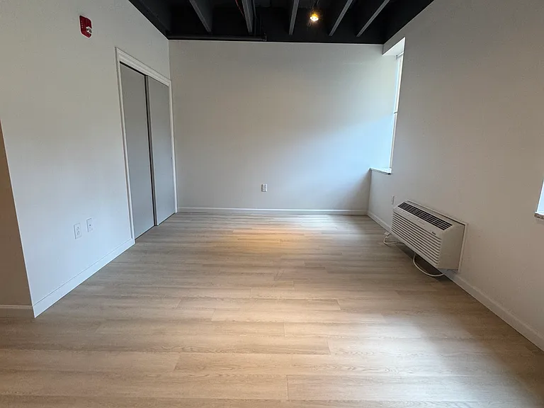 50 Prince Apartments — Photo 7