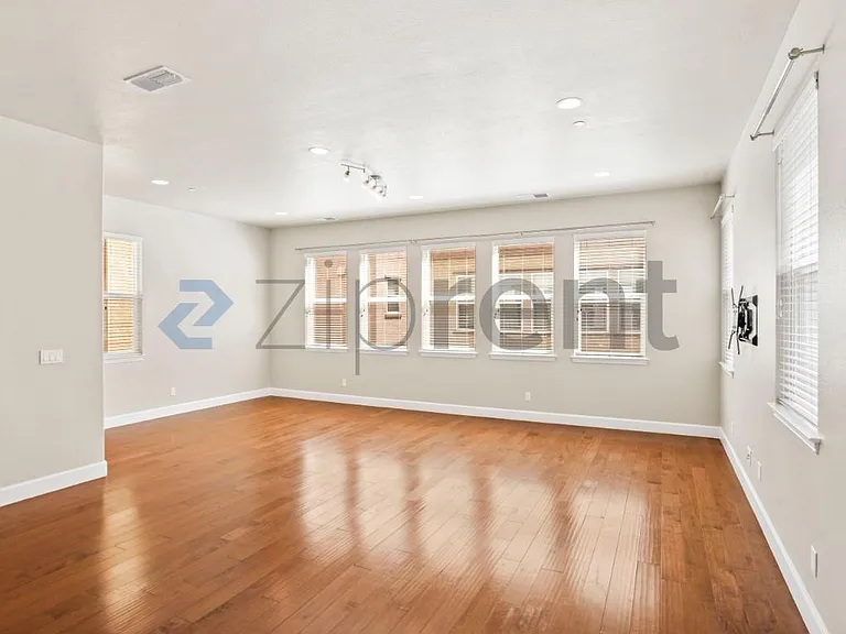 28 Paterson Pl — Photo 5