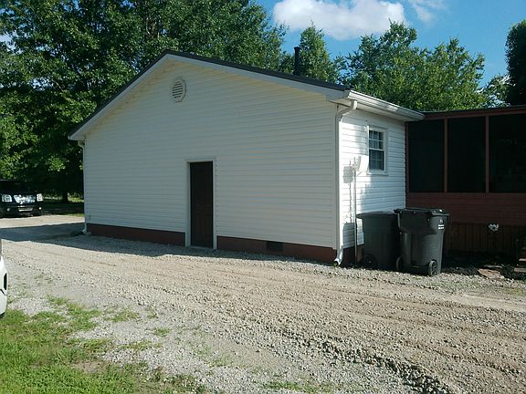 4th image of 2631 Husband Rd
