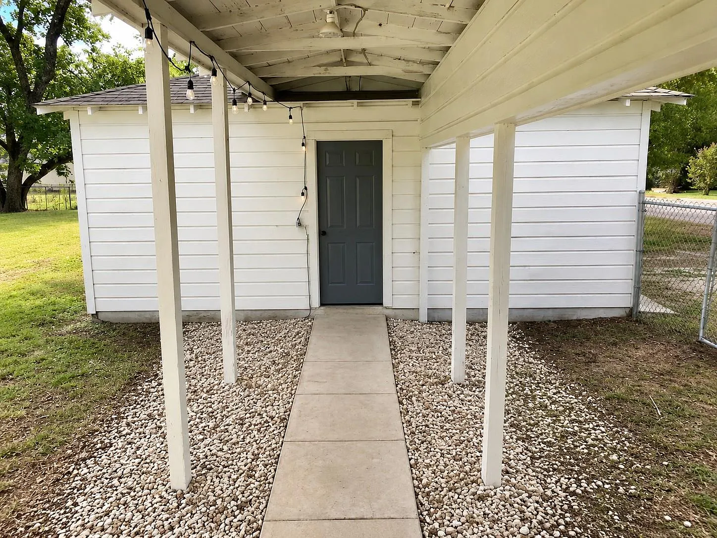 4 bed, 2.0 bath, 1734 sqft, $2,000 — Photo 4