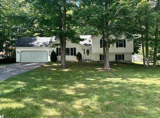 8450 Bent Pine Dr, Lake Ann, MI 49650