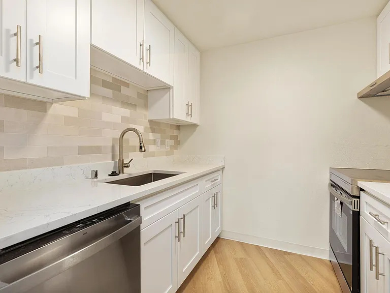 Lawton Park Villas- One month free- 2 Bed / 2 Bath Space to Live, Room to Breathe, All Yours. Mag... — Photo 55