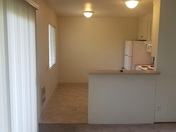 4th image of 157 Franklin St APT 51