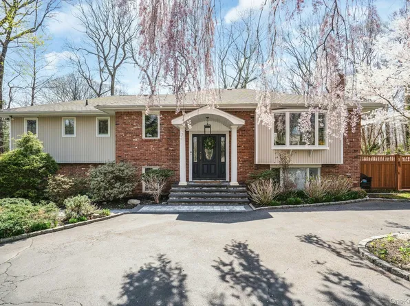 99 Village Hill Drive, Dix Hills, NY 11746