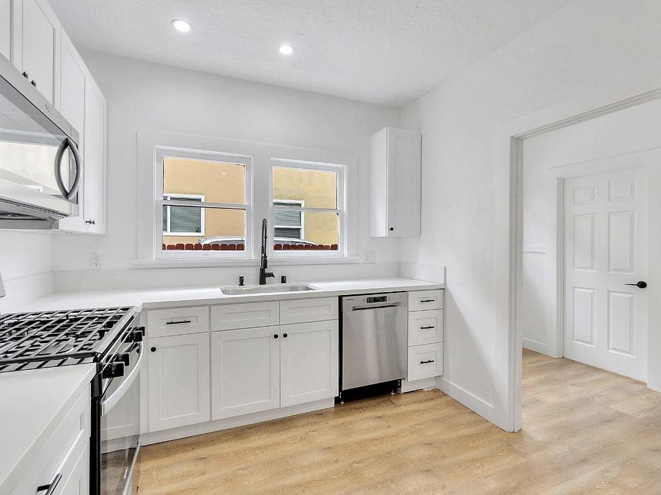 1st image of 586 W 12th St