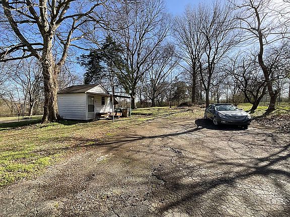 5th image of 906 Apple Valley Rd
