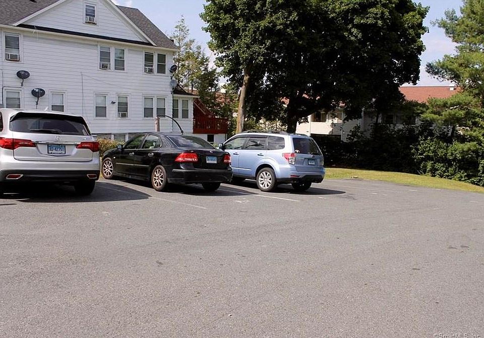 1st image of 5429 Welland Ave