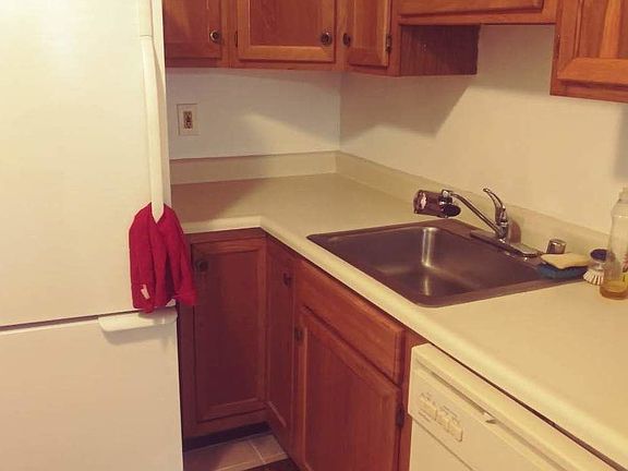 2nd image of 1104 Lisadale Cir APT 1A
