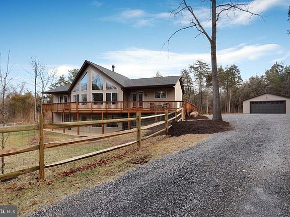 5th image of 738 Shenandoah River Ln