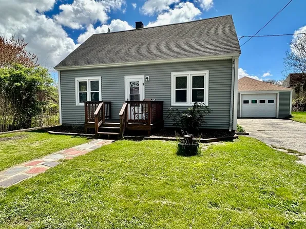 9 Velvet Ave, Westport, MA 02790