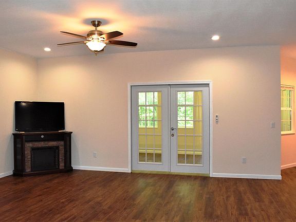 4th image of 171 Canterbury Dr