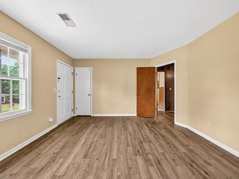 1315 Pagoda Dr — Photo 4