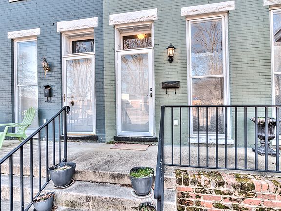 3rd image of 2909 E Marshall St