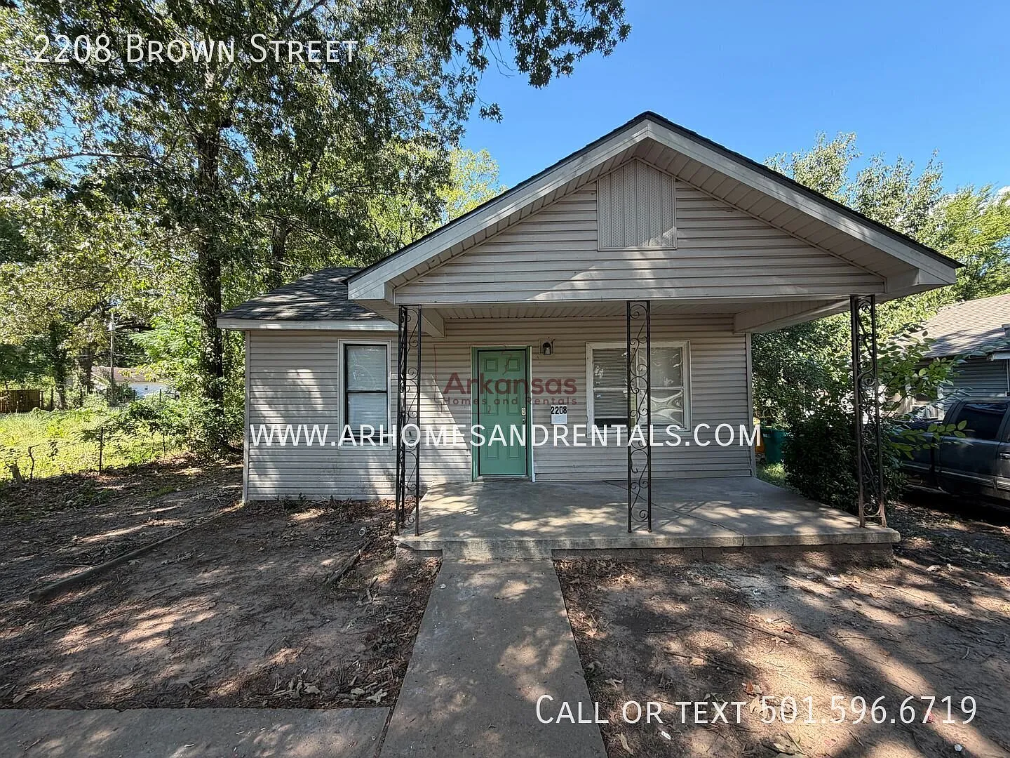 2208 Brown Street | 3 Bedrooms | 1 Full Bathroom ~ 1/2 Off First Month's Rent ~ — Photo 1