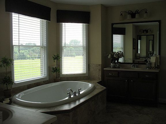 Master Bath (Separate Vanities and Private Water Closet)