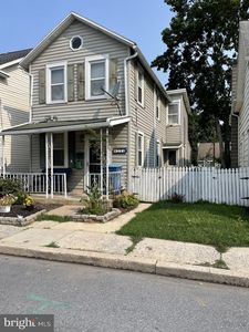 304 W 2nd St, Hummelstown, PA, 17036