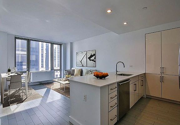 4th image of 3 W 36th St APT 19A